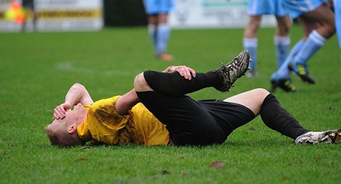 Come evitare gli infortuni tipici del calcetto