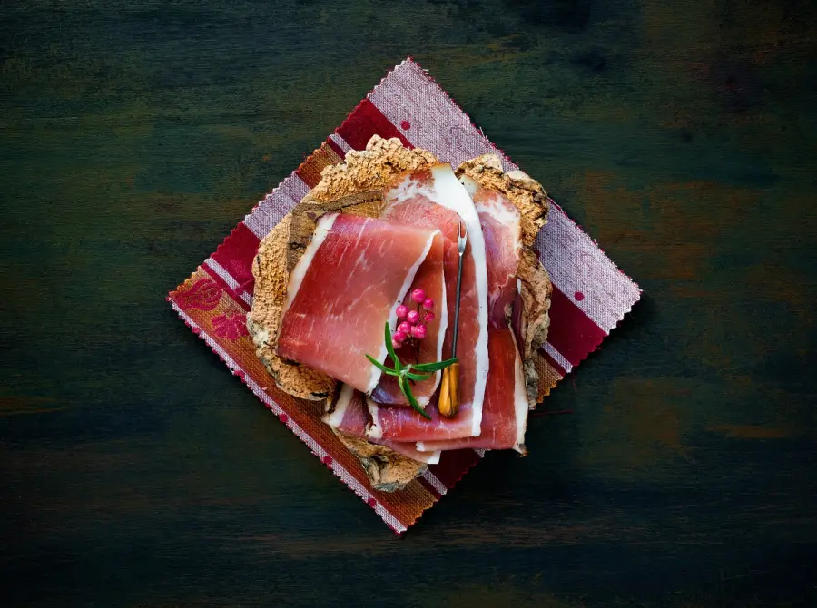 Che cos'è lo Speck: tutte le informazioni