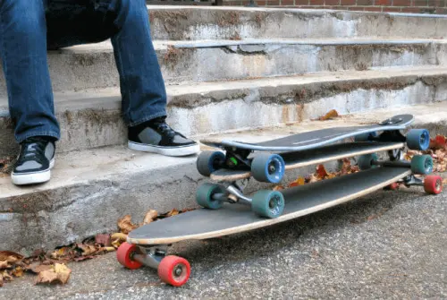 Skateboard longboard: caratteristiche e marche migliori